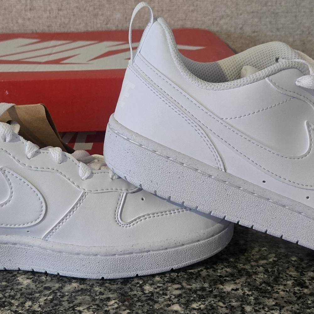 Nike Womens Size 6.5. New In Box. No Callouts. - Picture 4 of 8